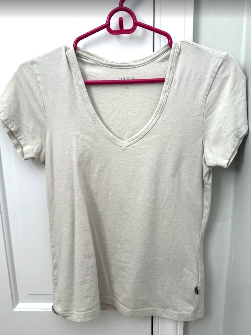 NWOT: PAKA Apparel Women's Essential V-Neck, Color: Bone, Size: XS (Never worn) - Picture 4 of 11